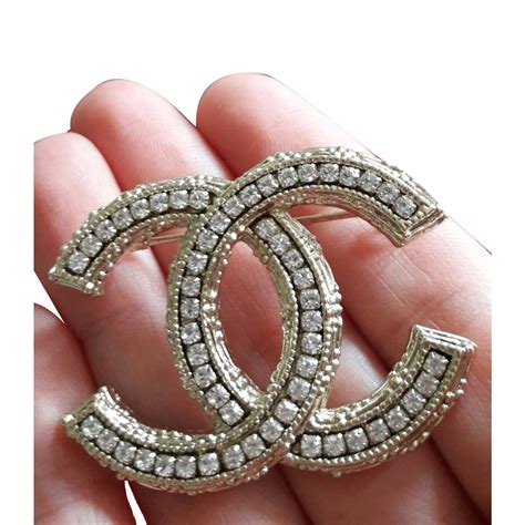 Chanel brooches jewelry